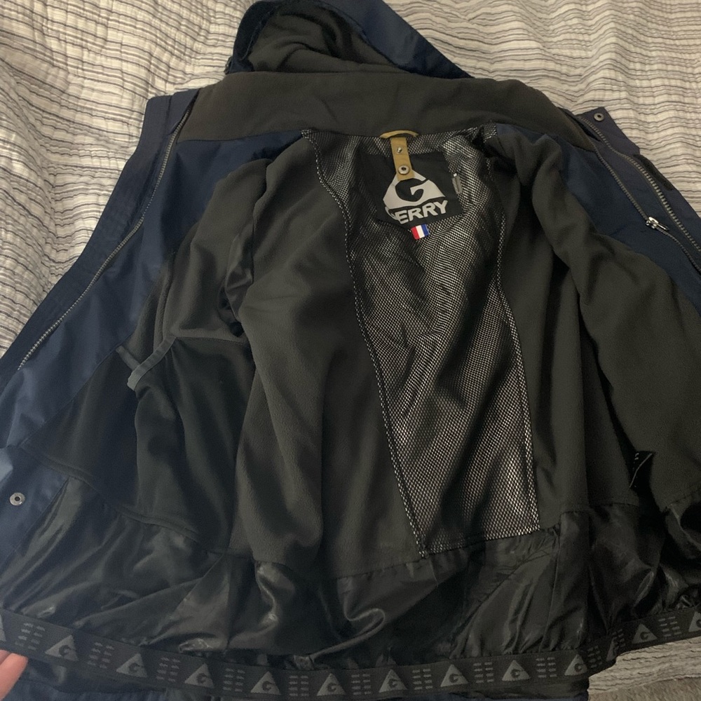 Gerry Shell Jacket - Perfect Outer Layer for Snowboarding/Skiing - Picture 6 of 8